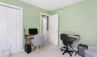 16 Taylor Ln, Warwick, RI 02886