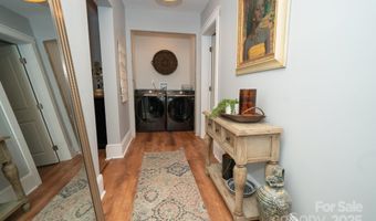1712 Umstead St, Charlotte, NC 28205