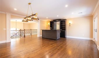 7 Dennell Dr, Lincoln, RI 02865