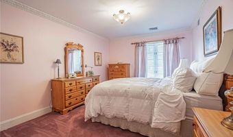 1487 Shelburne Ct, Allentown, PA 18104