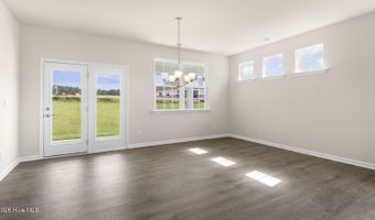 353 Maddox Dr, Aberdeen, NC 28315