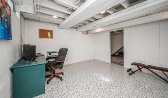 111 Moyne Dr, Abilene, KS 67410