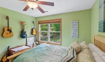 1250 Orchard Glen Dr, Amherst, OH 44001