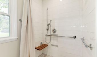 6115 LONE OAK Dr, Bethesda, MD 20817