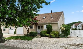 54 Storm Jib Ct, Bayville, NJ 08721