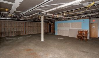 283 Broadway Ave, Newport, RI 02840