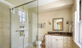27 Cranston Ave, Newport, RI 02840