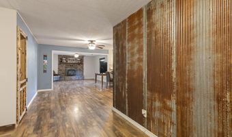 1307 S Washington Ave, Aurora, MO 65605