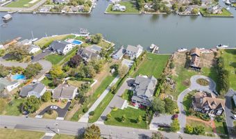 260 Ocean Ave, Amityville, NY 11701