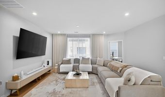 43498 MADISON SPRINGS Ter, Ashburn, VA 20148
