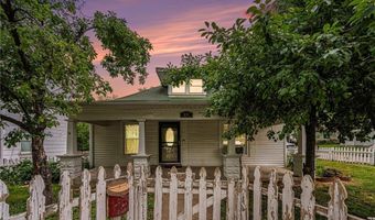 614 S 7th St, Atchison, KS 66002