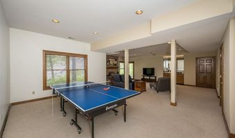 639 Wood Fern Dr, Ballwin, MO 63021