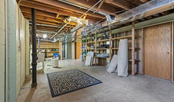 1330 N BRIARCLIFF Dr, Appleton, WI 54915