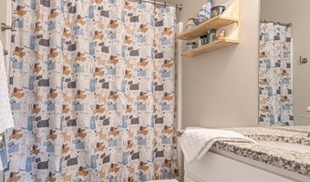 4 FRANKLIN Sq, Berlin, MD 21811