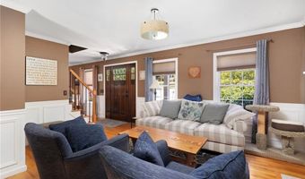 16 Taylor Ln, Warwick, RI 02886