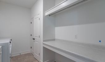 921 Justine Cir E, Indianapolis, IN 46234