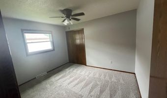 902 N Penn St, Aberdeen, SD 57401