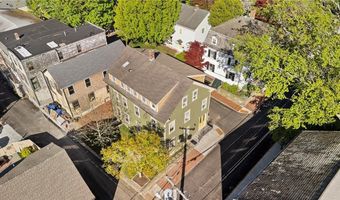 18 Barney St 3, Newport, RI 02840