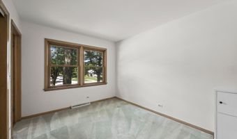 2110 E Eastman Ct, Arlington Heights, IL 60004