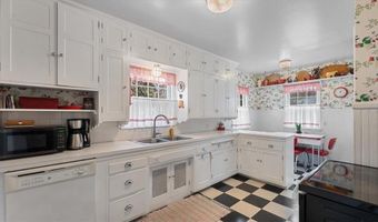 817 Maple St, Alexandria, MN 56308