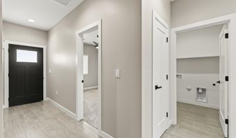 16 E Davis Ln, Avondale, AZ 85323