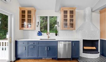 1 Harbor View Dr, Newport, RI 02840