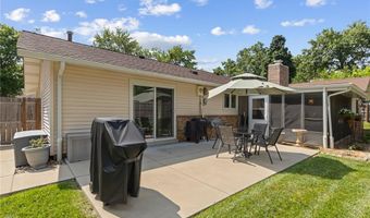 486 Ironwood Dr, Ballwin, MO 63011