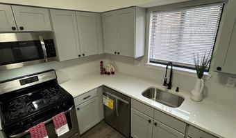 111 Sutton Pl 111, Bloomfield, CT 06002