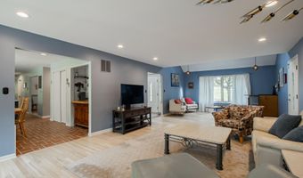 7 Cormorant Dr, Middletown, NJ 07748