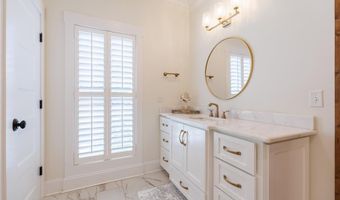 173 Circlestone Dr, Adel, GA 31620