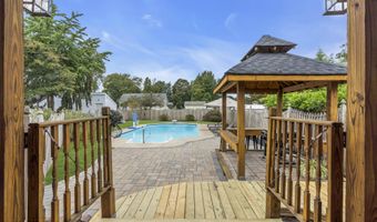 854 Main St, Belford, NJ 07718