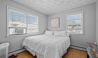 10 Denver Ave, Cranston, RI 02905