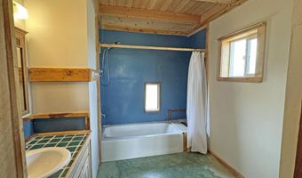 620 Tune Dr, Arroyo Hondo, NM 87513