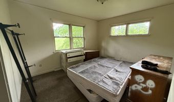 13 Mount Desert Dr, Bangor, ME 04401