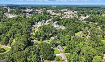 184 Cold Creek Dr, Alpharetta, GA 30009