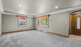 2700 N LILLIAN Ct, Appleton, WI 54911
