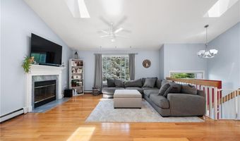 153 Grandview Ave, Lincoln, RI 02865
