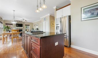 238 Pointe Lucerne Ct, Ballwin, MO 63011