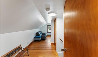 104 Knotty Oak Rd, Coventry, RI 02816