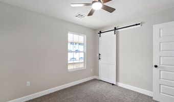 21 E Cofield St, Aurora, MO 65605