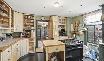 144 W MAIN St, Adamstown, PA 19501