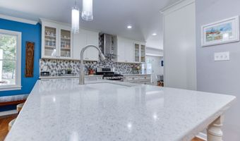 813 Lakeshore, Berkeley Lake, GA 30096