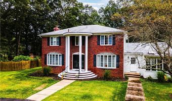 44 Heritage Dr, Warwick, RI 02818