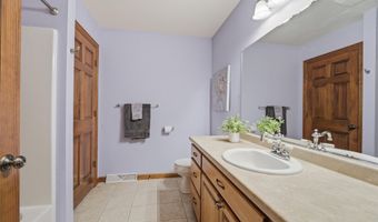 4226 E APPLESEED Dr, Appleton, WI 54913