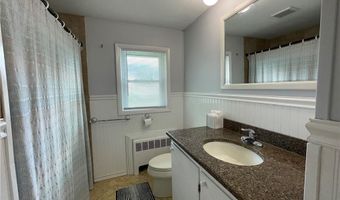 71 Glenwood Dr, North Kingstown, RI 02852