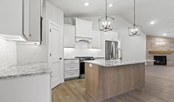 525 KIRKLAND Ave, Algoma, WI 54201