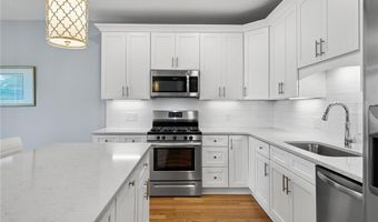 314 Chases Ln C, Middletown, RI 02842