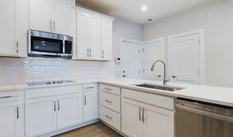 43801 MIDDLEWAY Ter, Ashburn, VA 20147