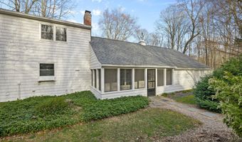 32 Brookwood Dr, Newtown, CT 06470