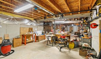 54 Bunker Hill Dr, Allentown, NJ 08501